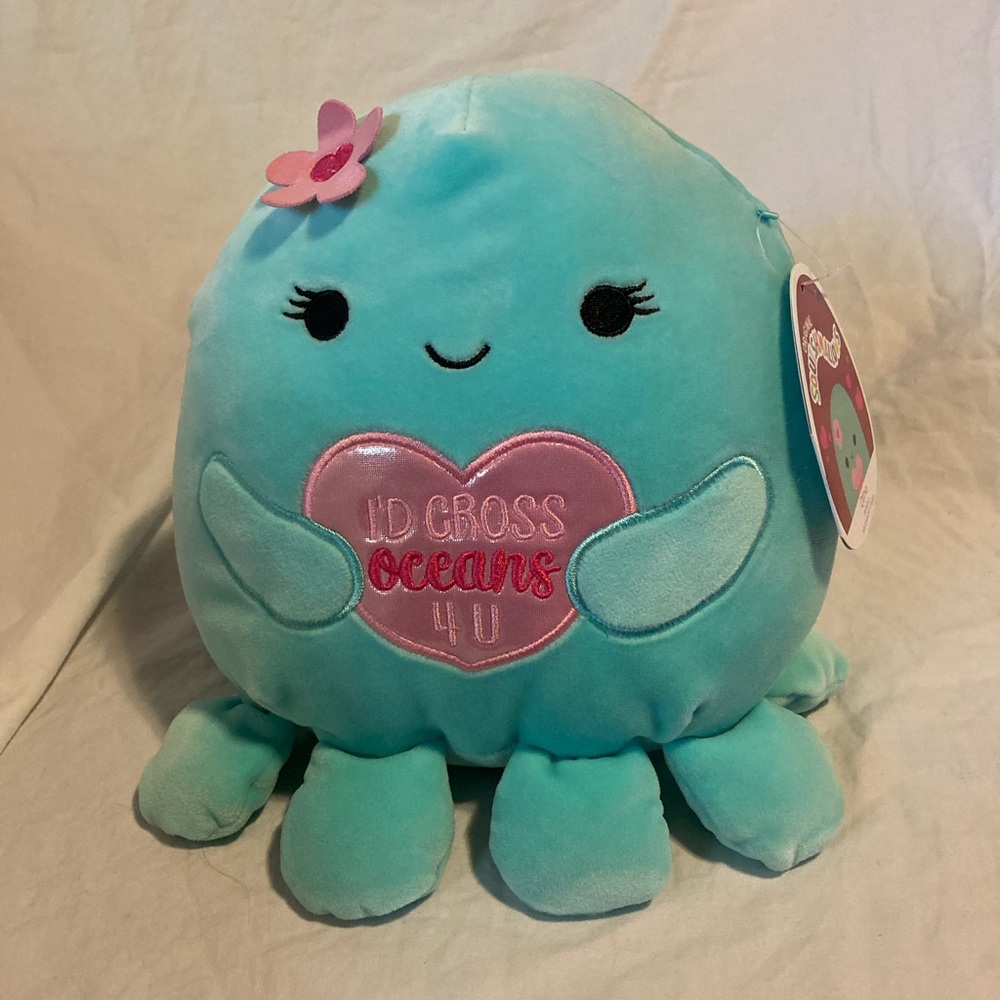 NWT Squishmallow 8” Olina the octopus valentines
